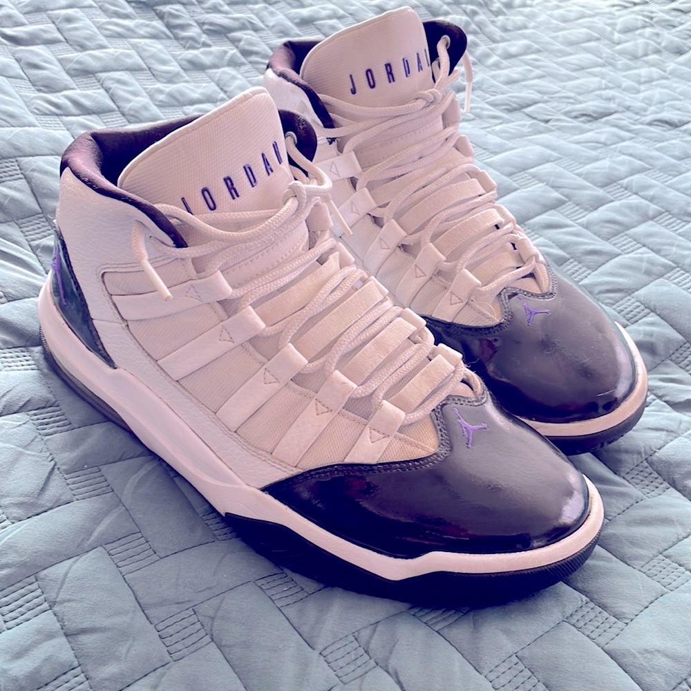 Jordan 11 Max aura size 10.5